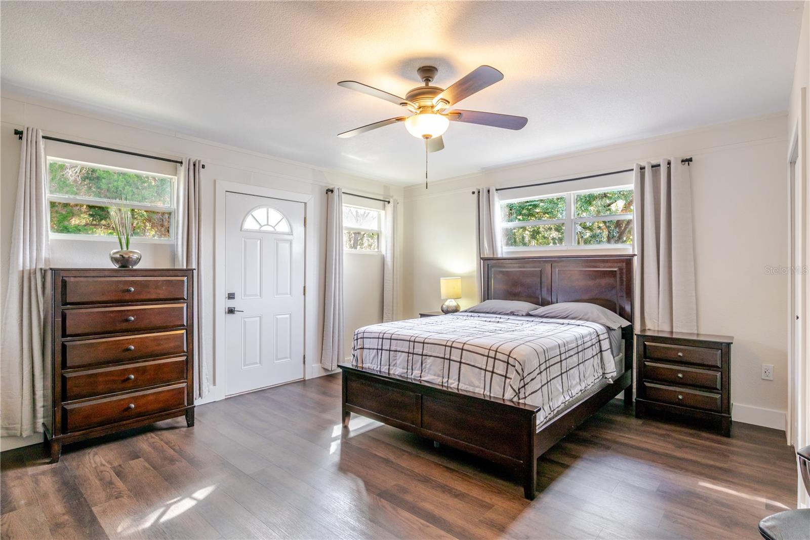 Image 26 of 39 For 4876 Shell Stream Boulevard