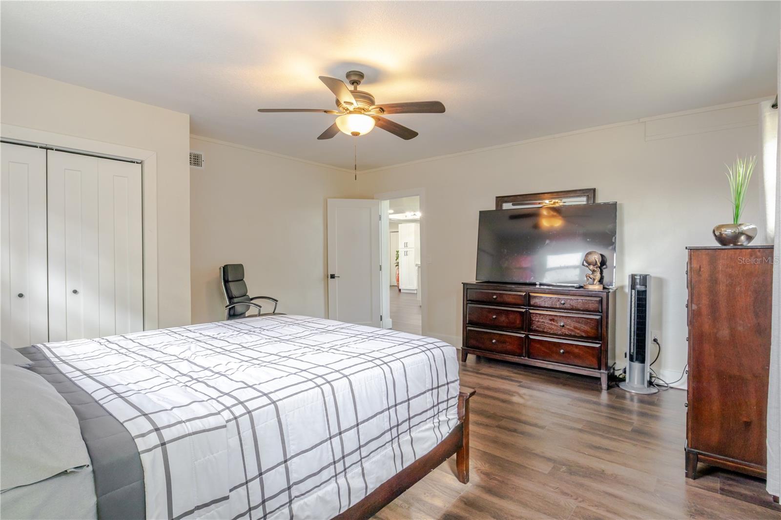 Image 28 of 39 For 4876 Shell Stream Boulevard