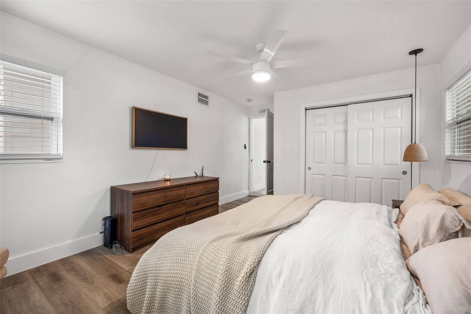 Image 17 of 27 For 3731 6th Avenue N