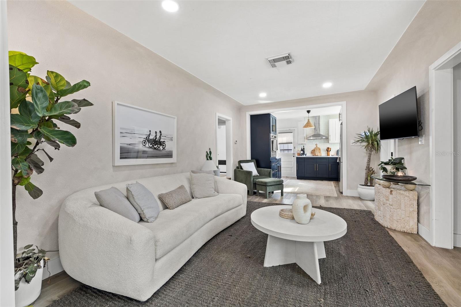 Image 6 of 27 For 3731 6th Avenue N