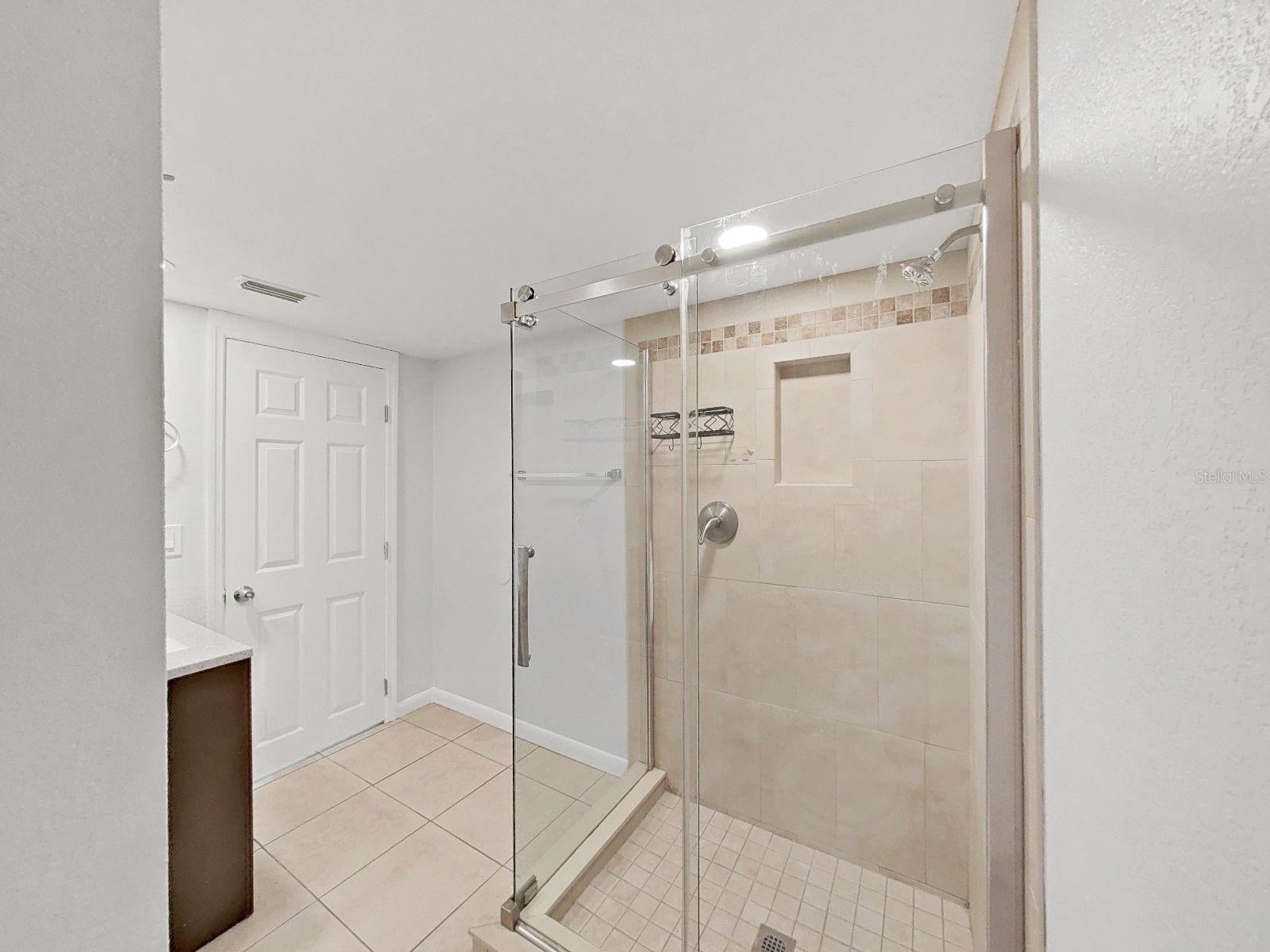 Image 21 of 36 For 5205 Drift Tide Drive