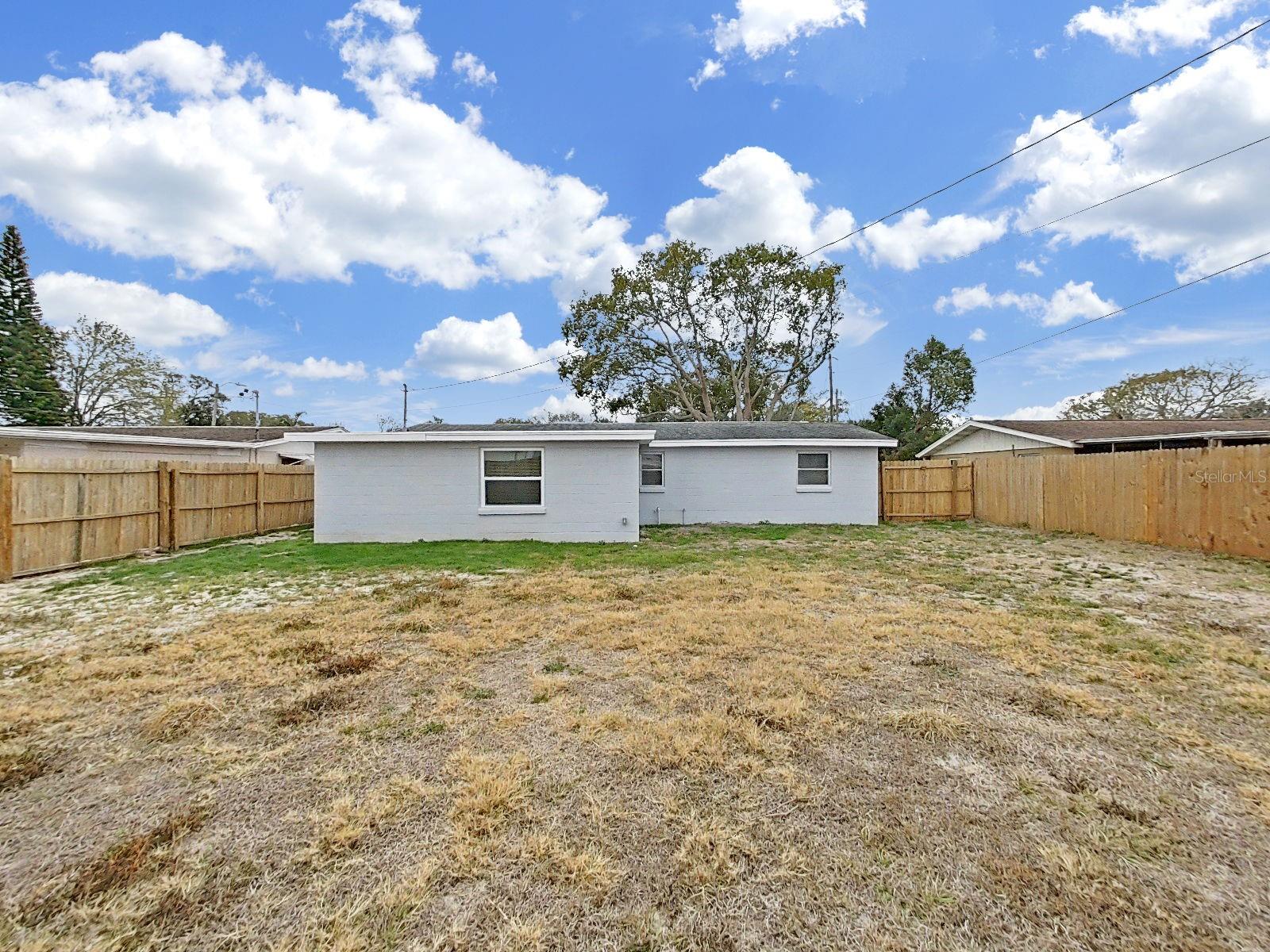 Image 31 of 36 For 5205 Drift Tide Drive