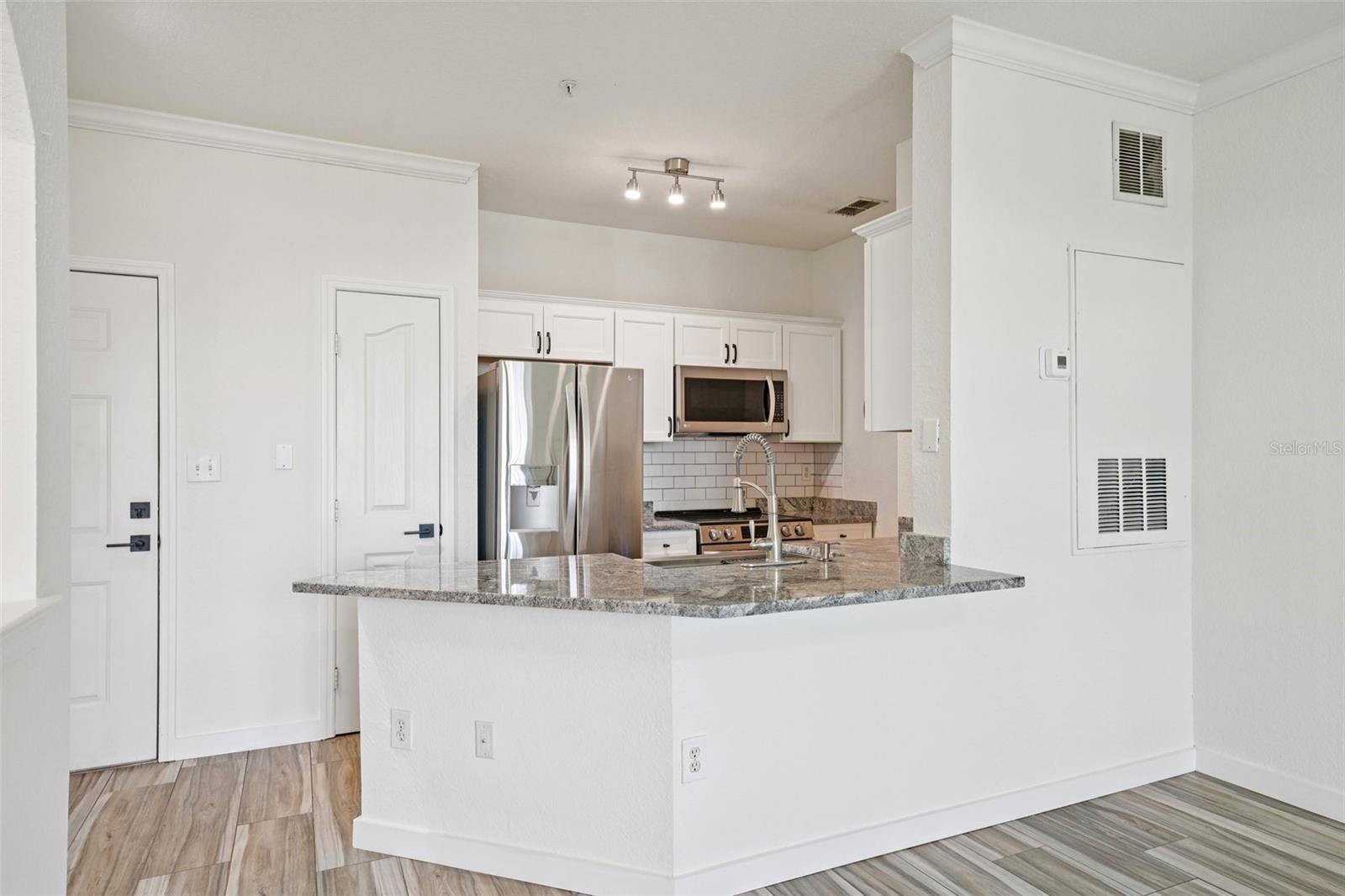 Image 10 of 78 For 5000 Culbreath Key Way 8-212