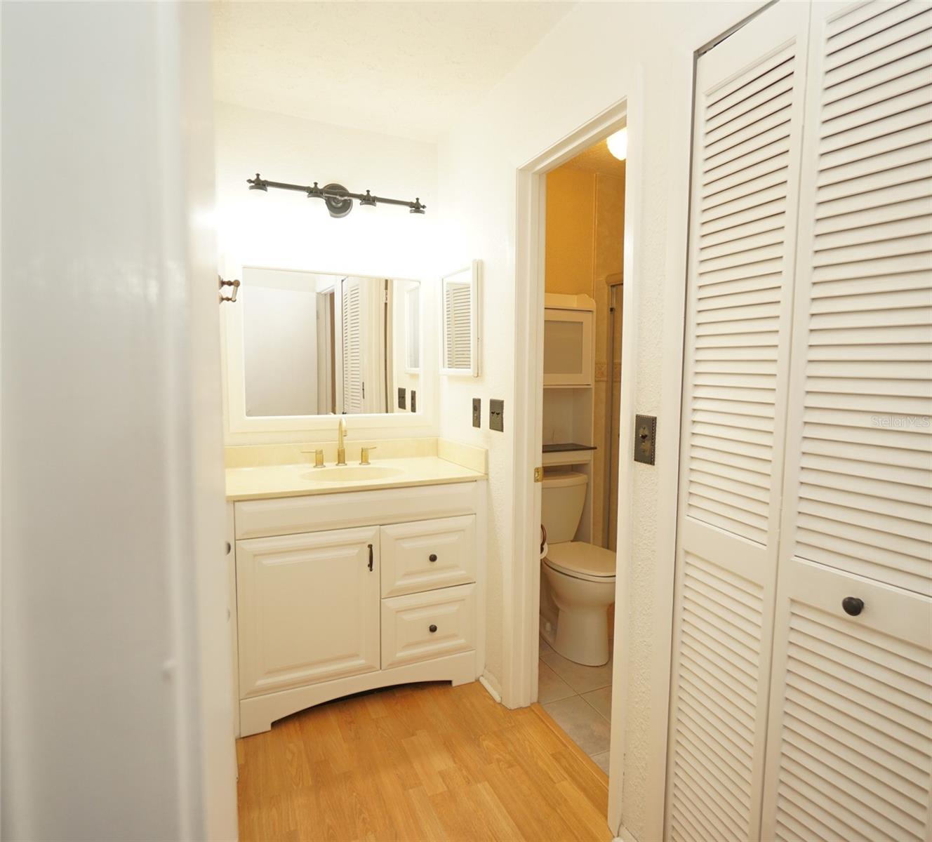 Image 12 of 20 For 6805 Sheridan Road