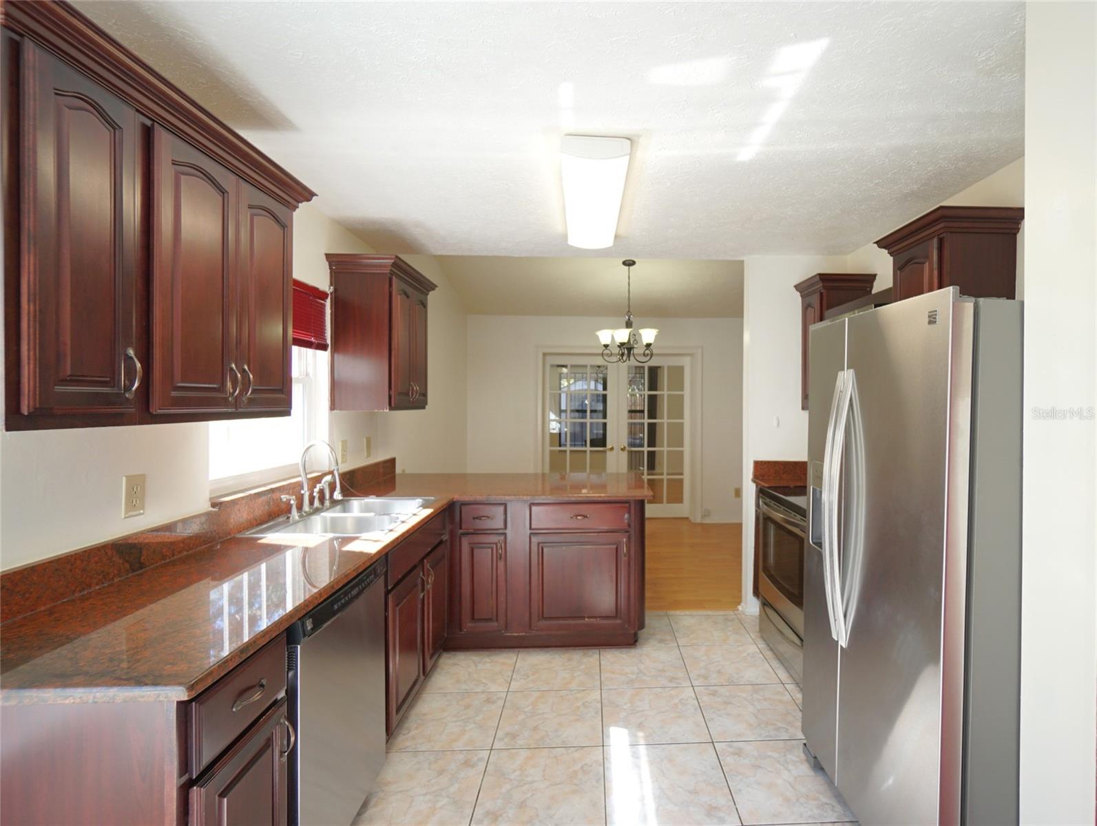 Image 4 of 20 For 6805 Sheridan Road