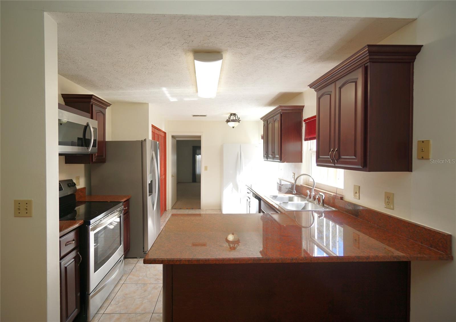 Image 5 of 20 For 6805 Sheridan Road