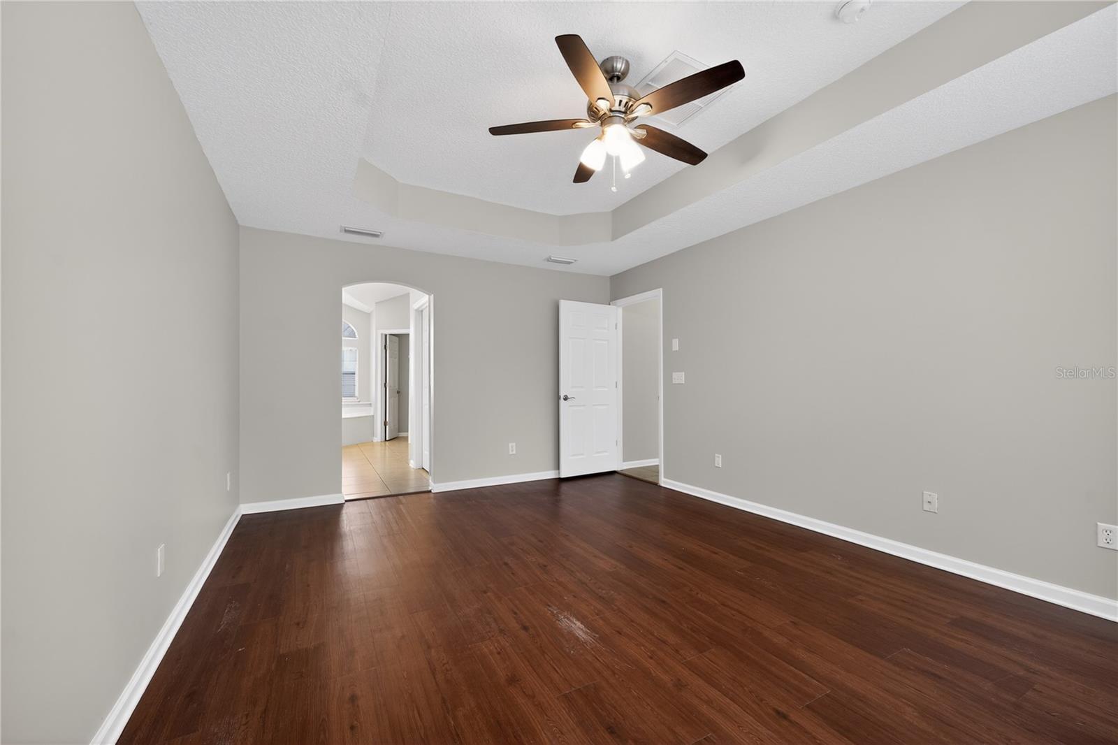 Image 27 of 36 For 14586 Zachary Drive E