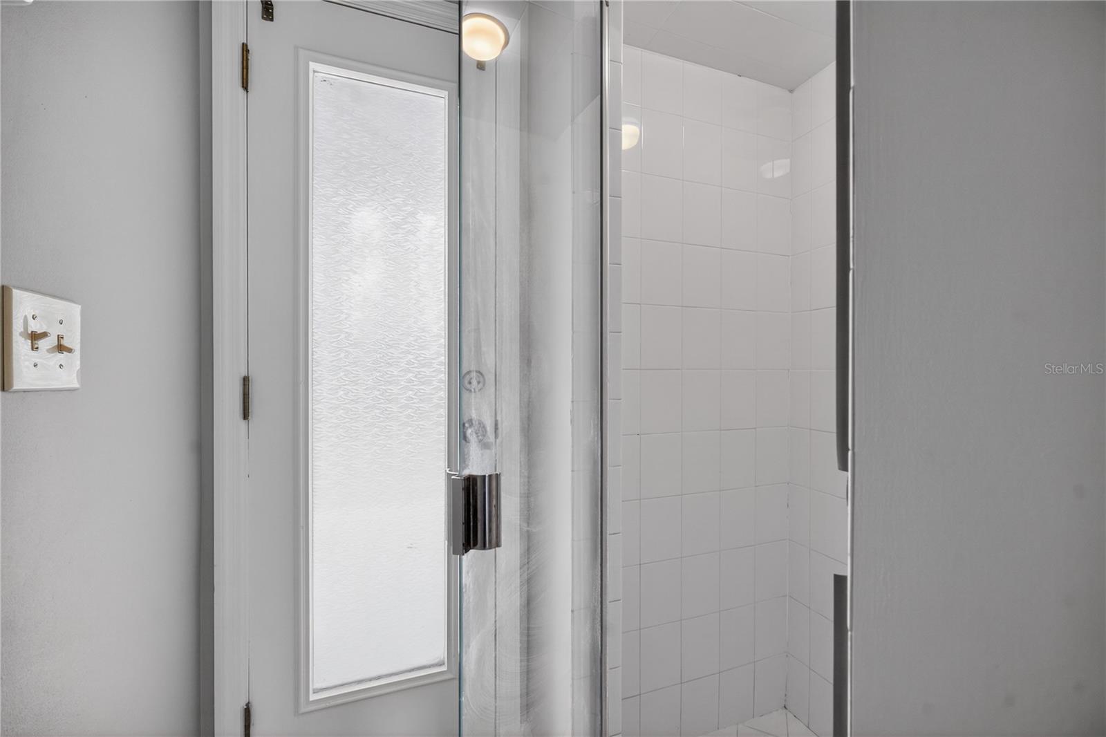 Image 29 of 36 For 14586 Zachary Drive E