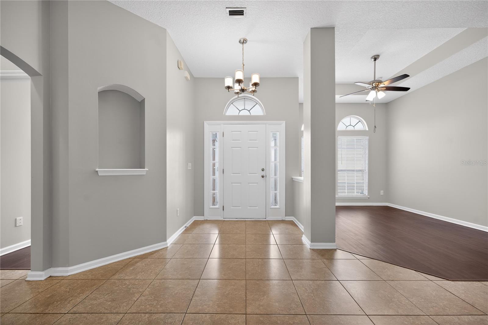 Image 7 of 36 For 14586 Zachary Drive E