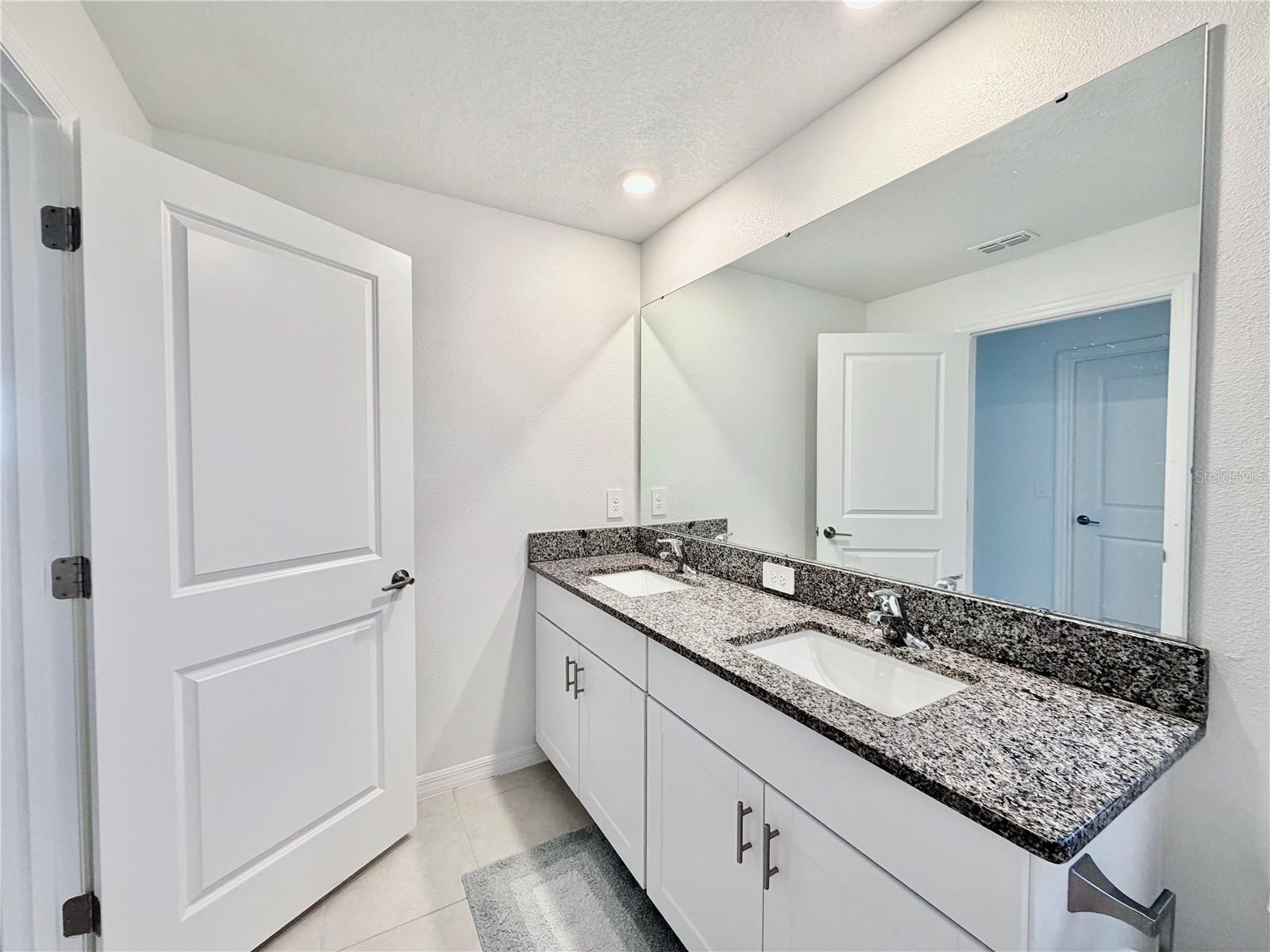 Image 19 of 27 For 2580 Sunray Venus Way