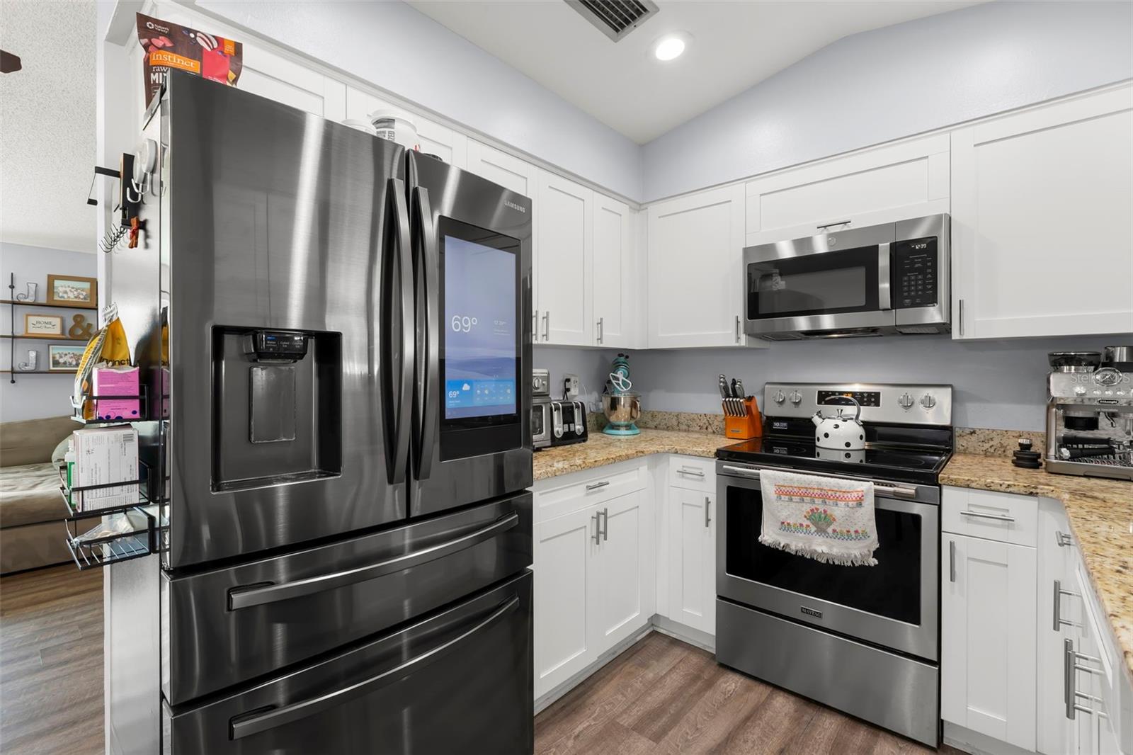 Image 12 of 35 For 9015 108th Avenue