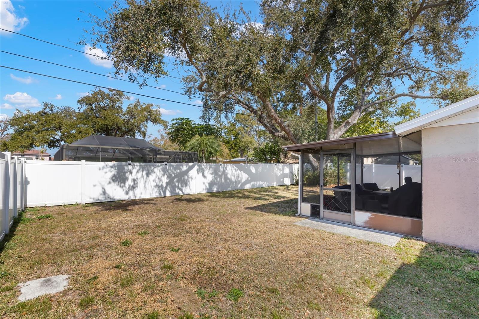 Image 17 of 35 For 9015 108th Avenue