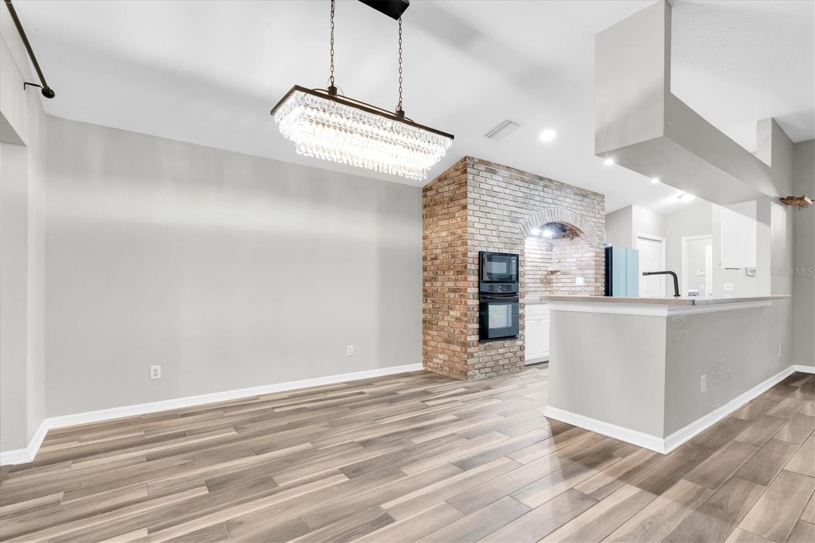 Image 10 of 38 For 16314 Bridgeglade Lane