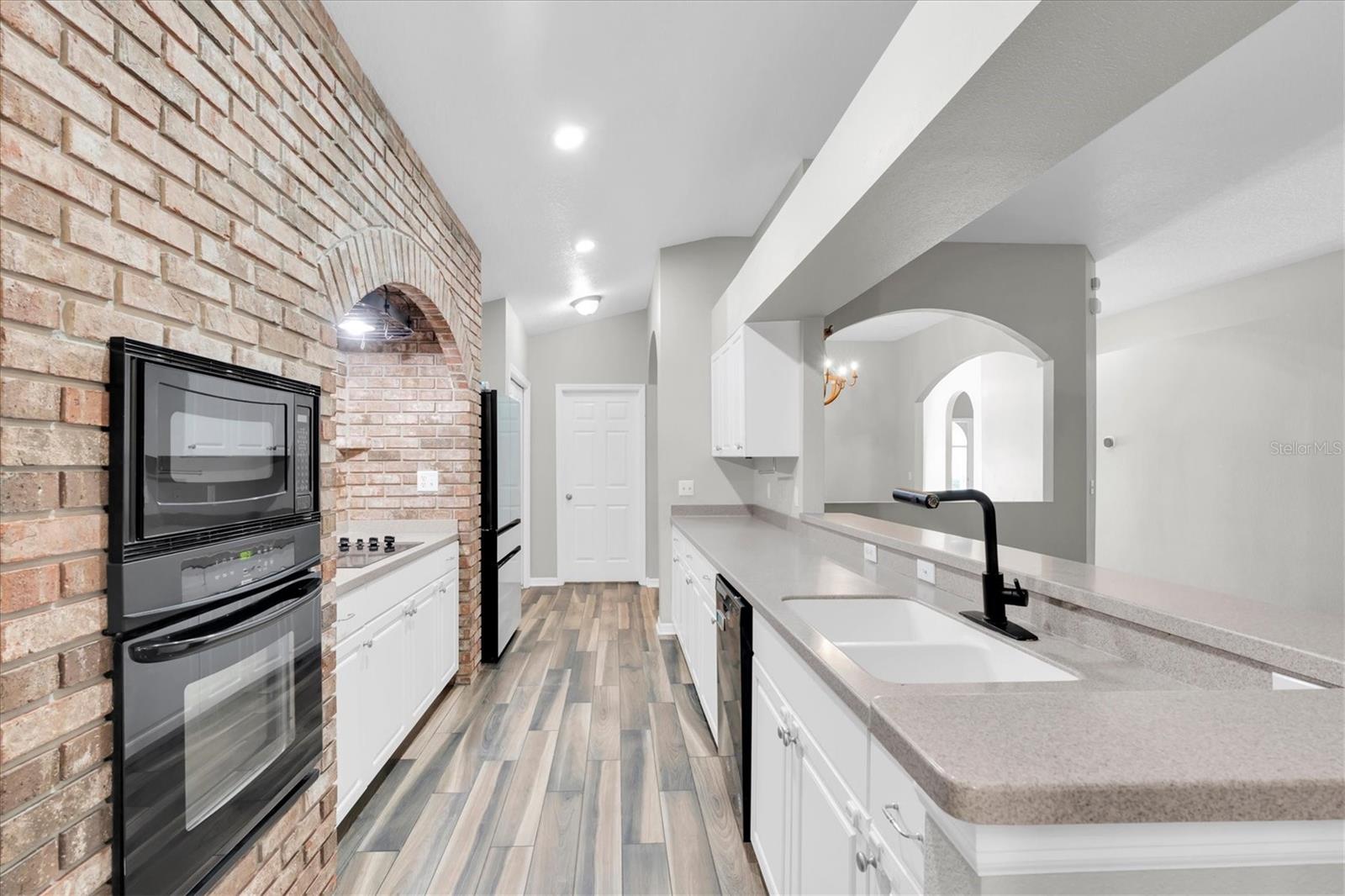 Image 12 of 38 For 16314 Bridgeglade Lane