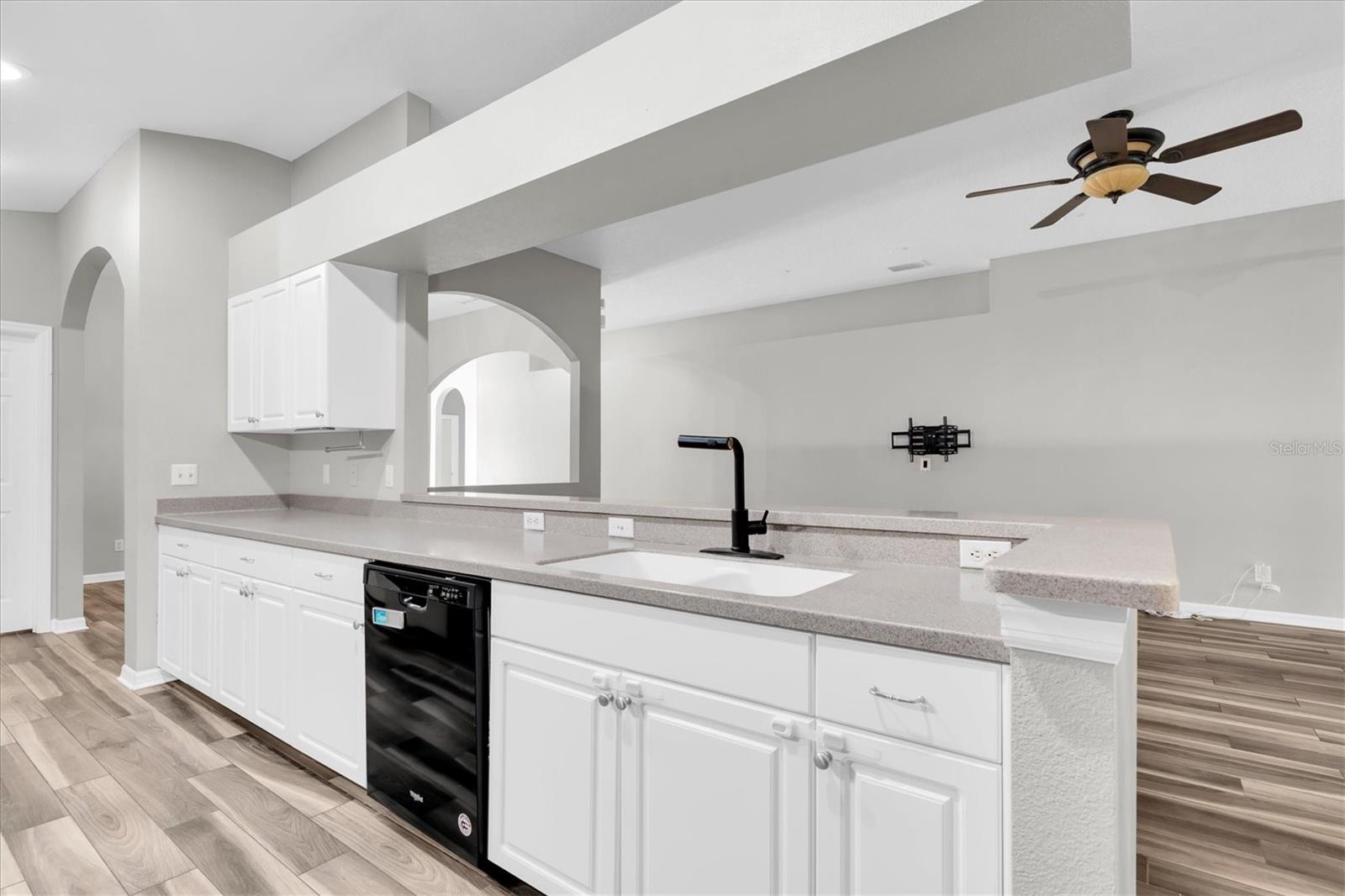 Image 13 of 38 For 16314 Bridgeglade Lane