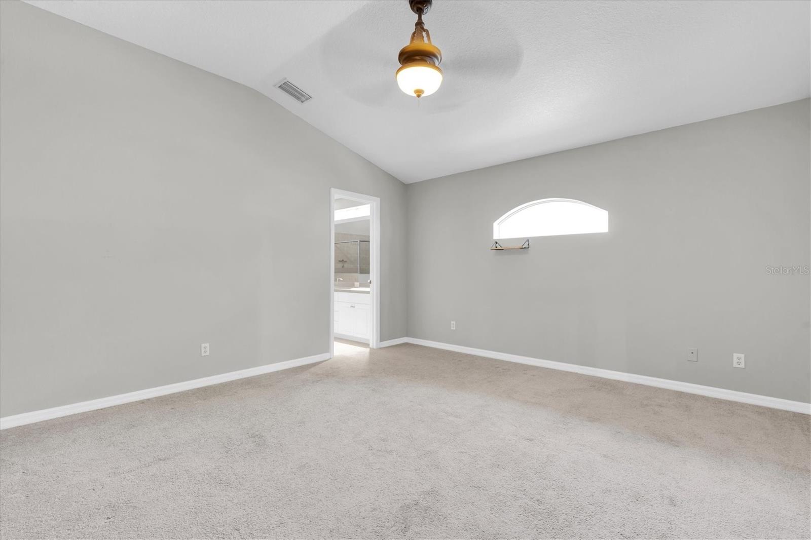 Image 18 of 38 For 16314 Bridgeglade Lane