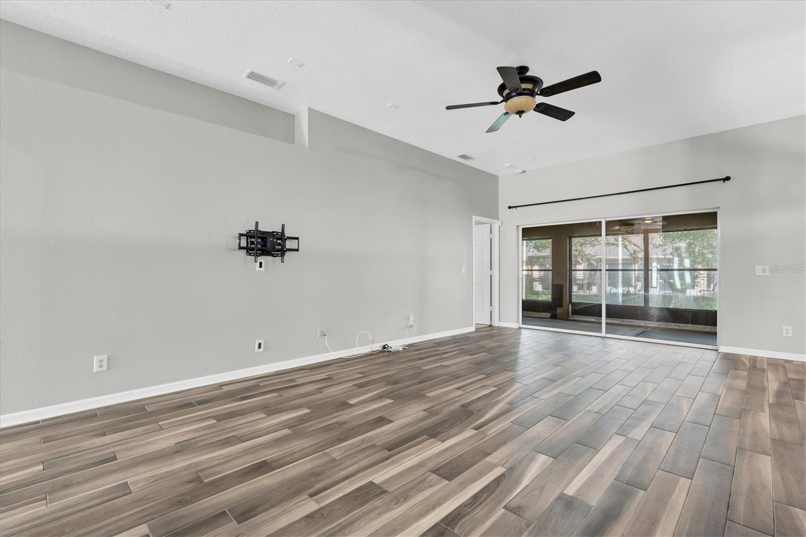 Image 6 of 38 For 16314 Bridgeglade Lane