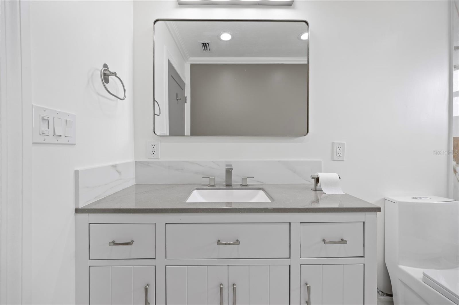 Image 22 of 59 For 1817 Oregon Avenue Ne