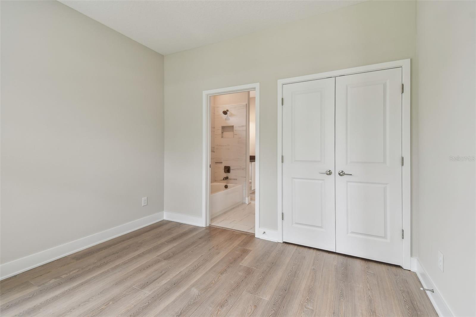 Image 11 of 40 For 5663 Dartmouth Avenue N