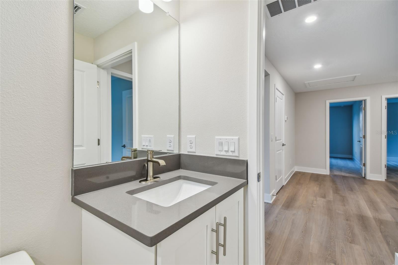 Image 14 of 40 For 5663 Dartmouth Avenue N