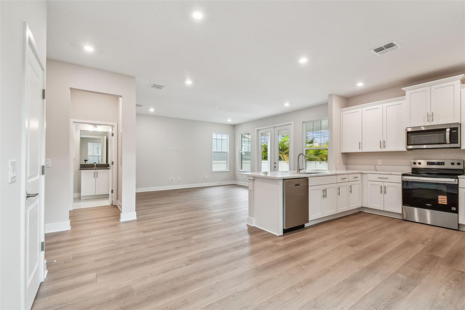 Image 18 of 40 For 5663 Dartmouth Avenue N