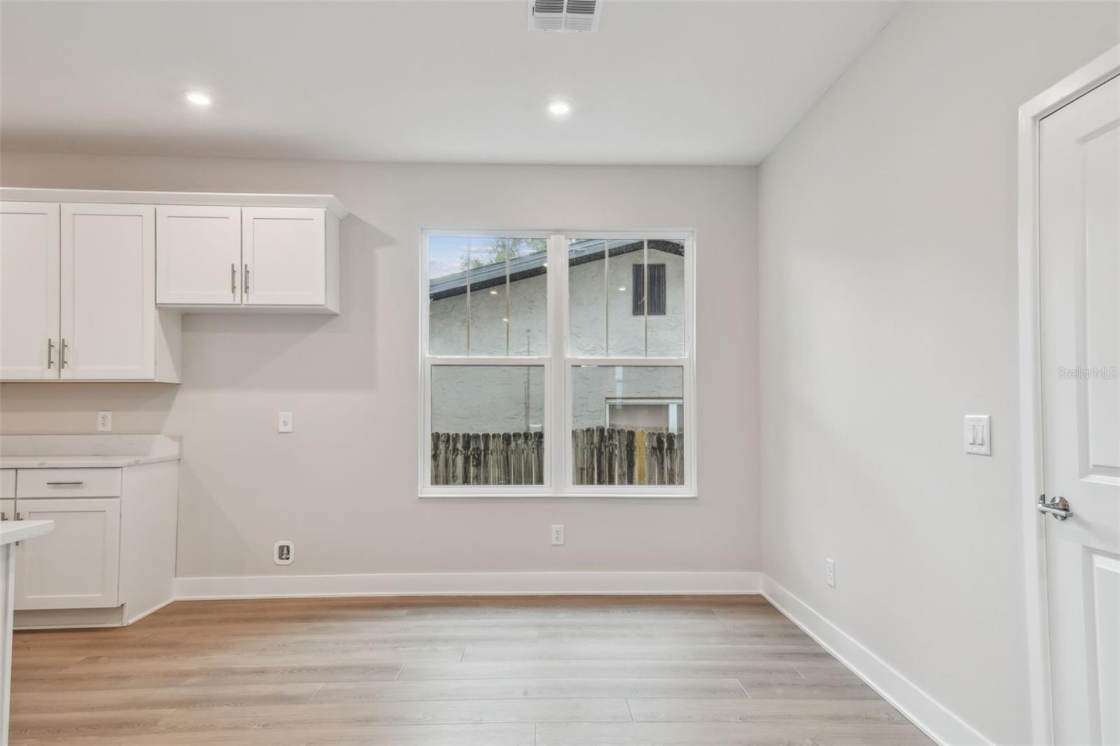 Image 19 of 40 For 5663 Dartmouth Avenue N