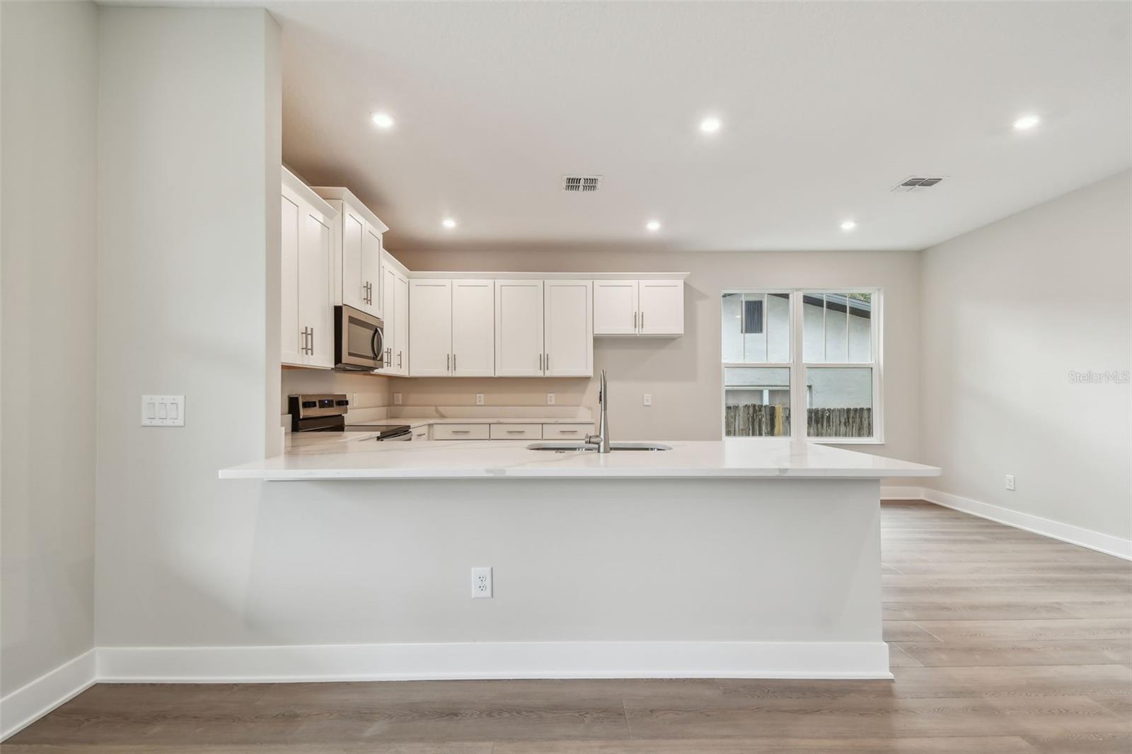 Image 20 of 40 For 5663 Dartmouth Avenue N