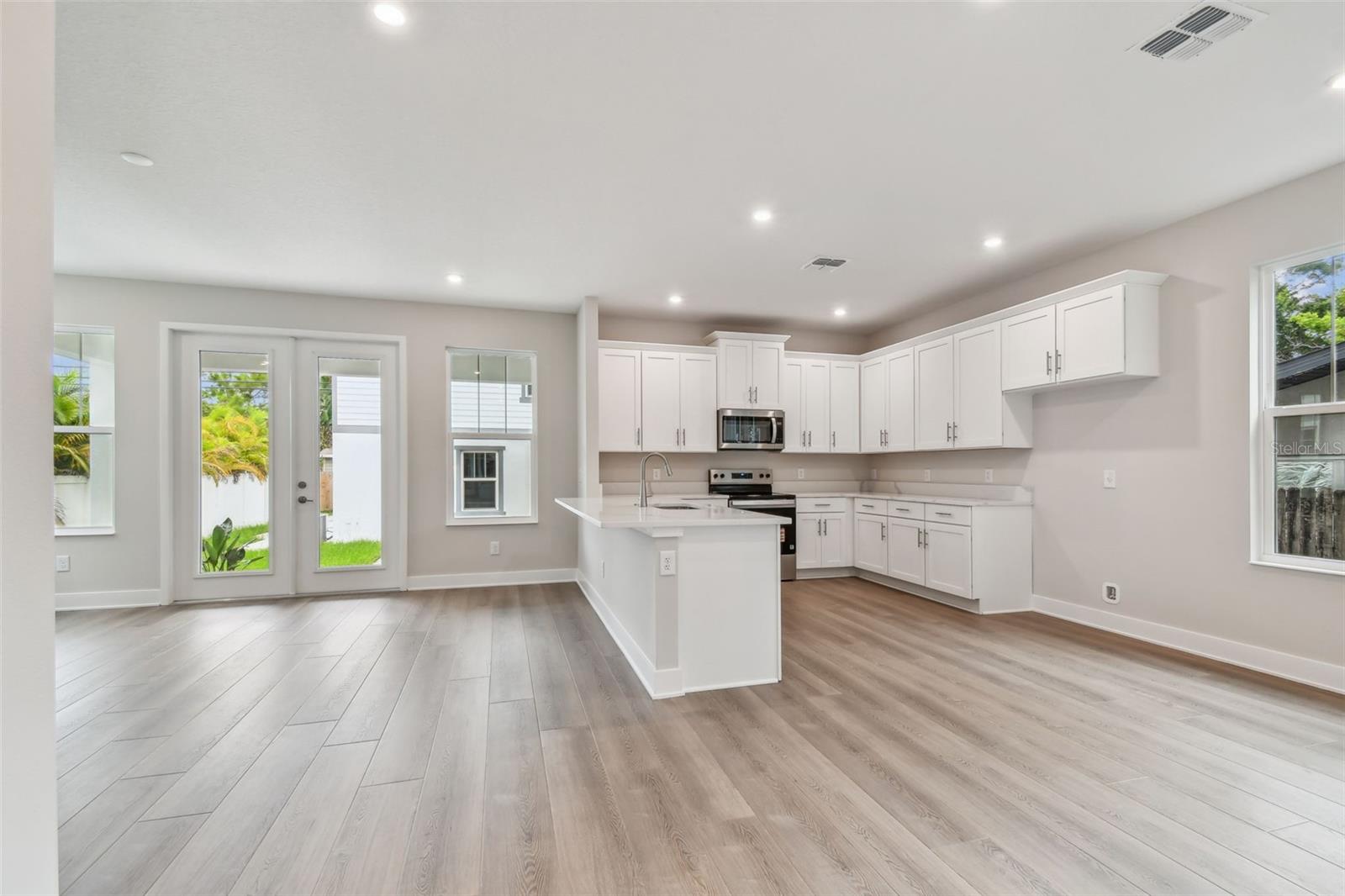 Image 22 of 40 For 5663 Dartmouth Avenue N