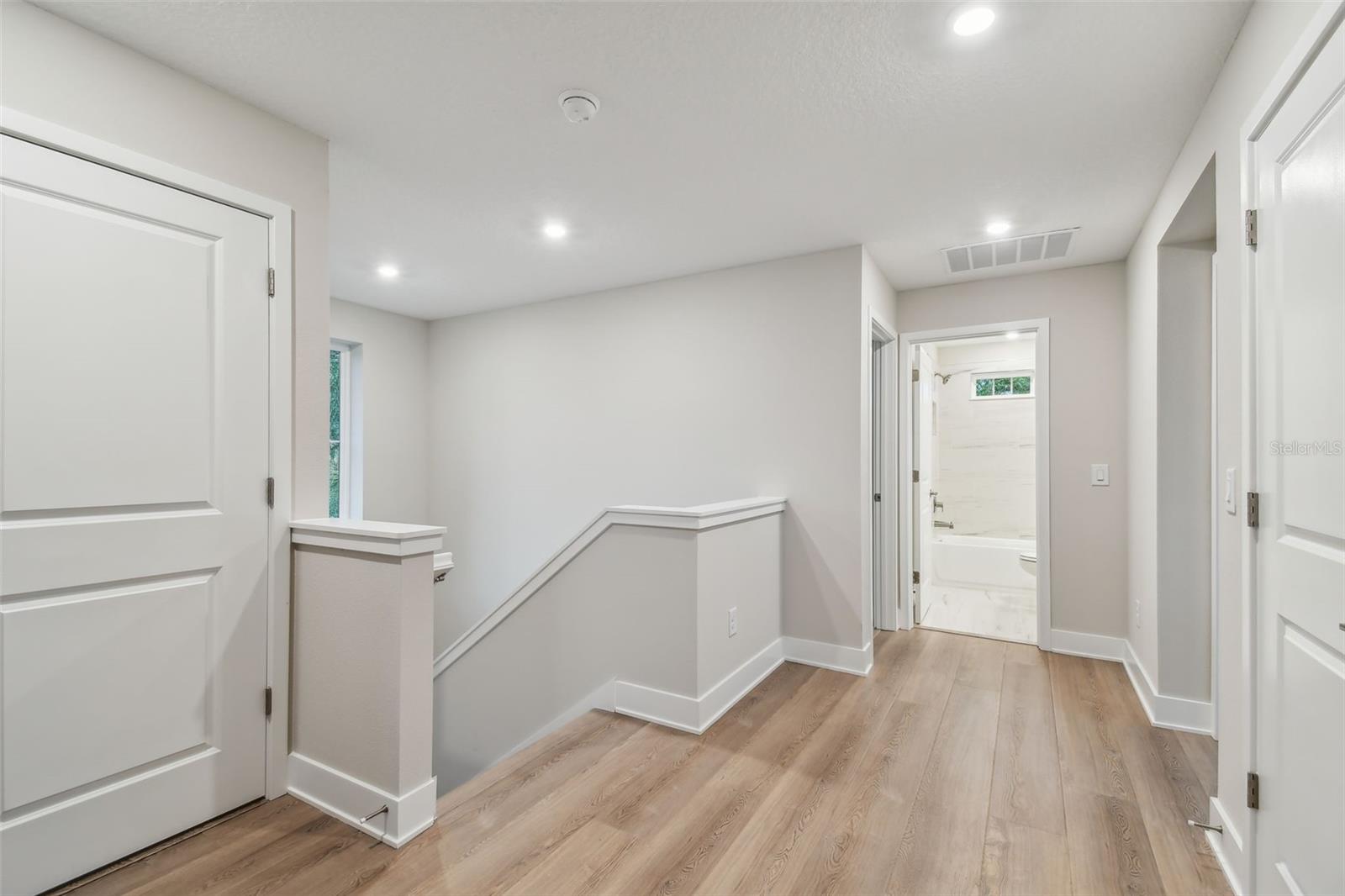 Image 28 of 40 For 5663 Dartmouth Avenue N