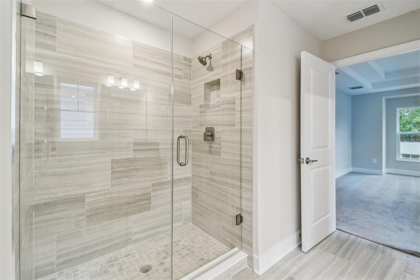 Image 35 of 40 For 5663 Dartmouth Avenue N