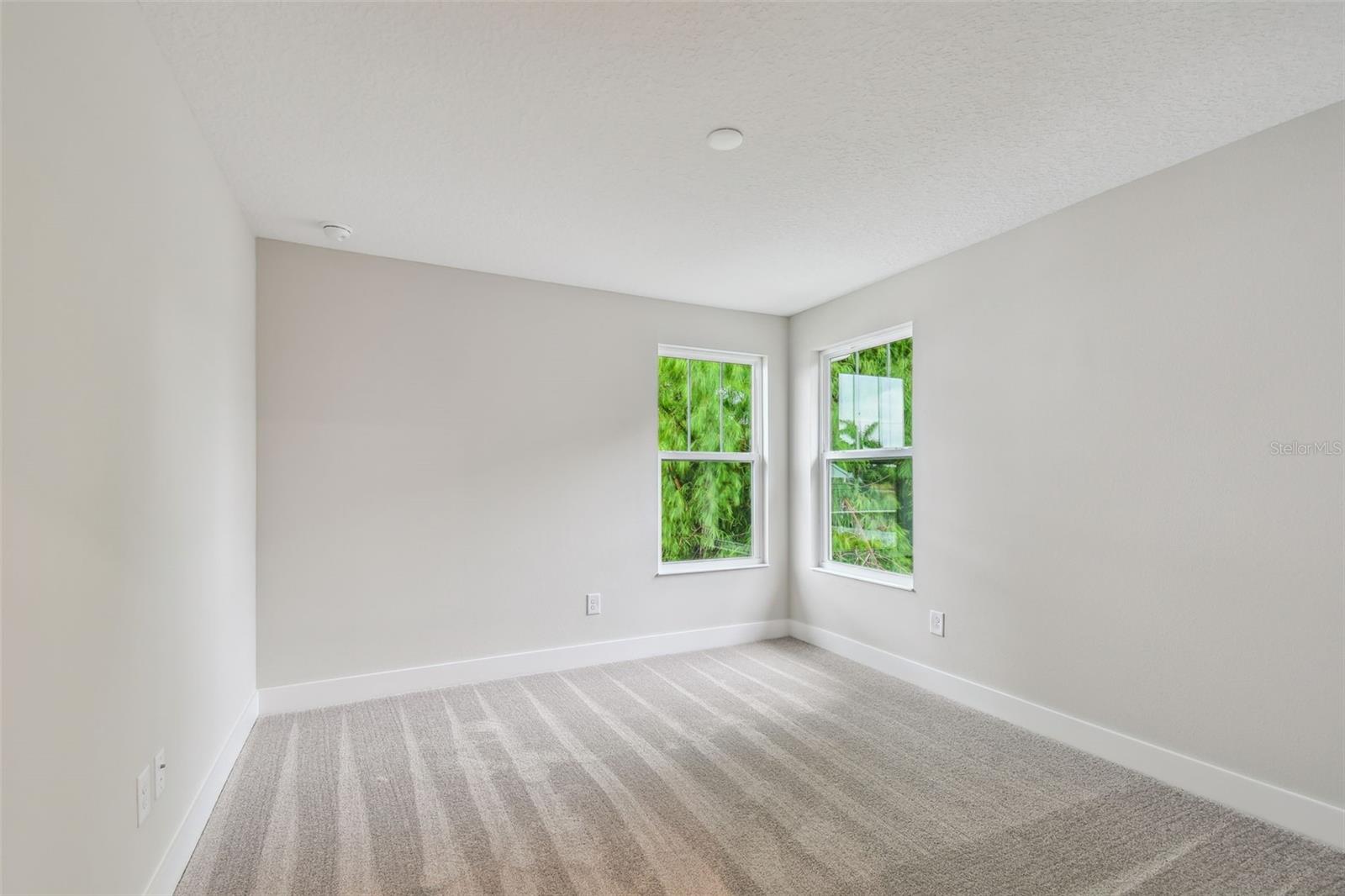 Image 37 of 40 For 5663 Dartmouth Avenue N