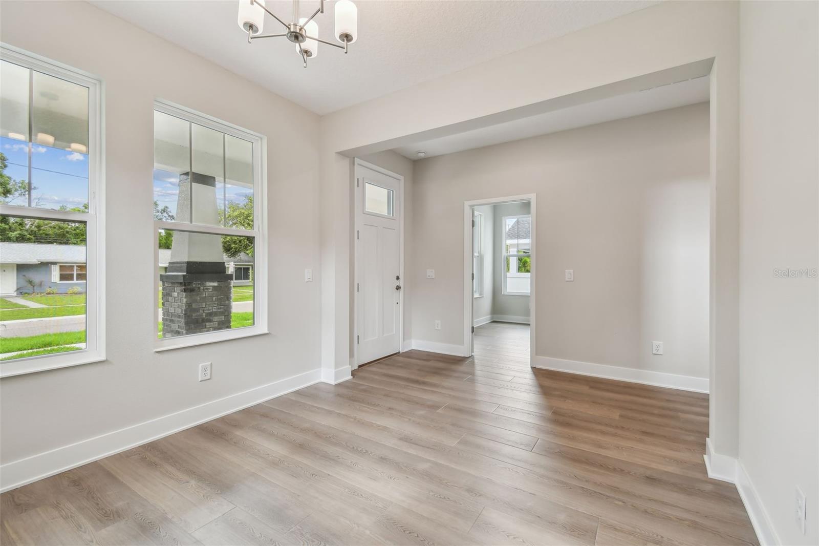 Image 8 of 40 For 5663 Dartmouth Avenue N