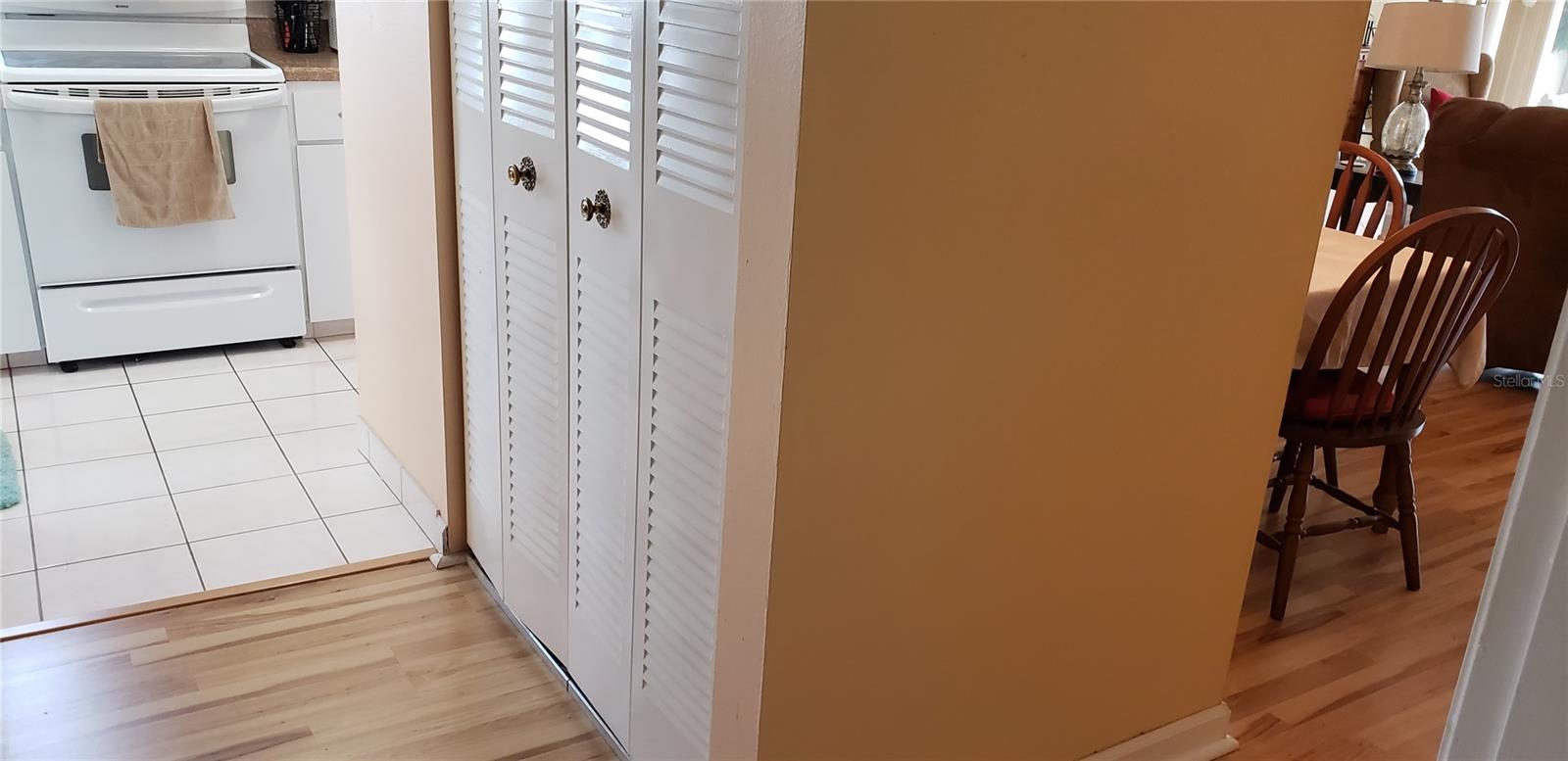 Image 21 of 28 For 7701 Starkey Road 102