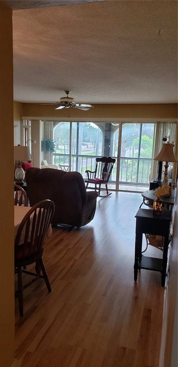 Image 22 of 28 For 7701 Starkey Road 102