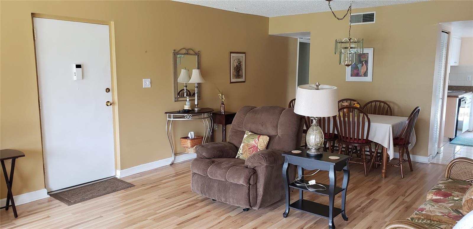 Image 3 of 28 For 7701 Starkey Road 102