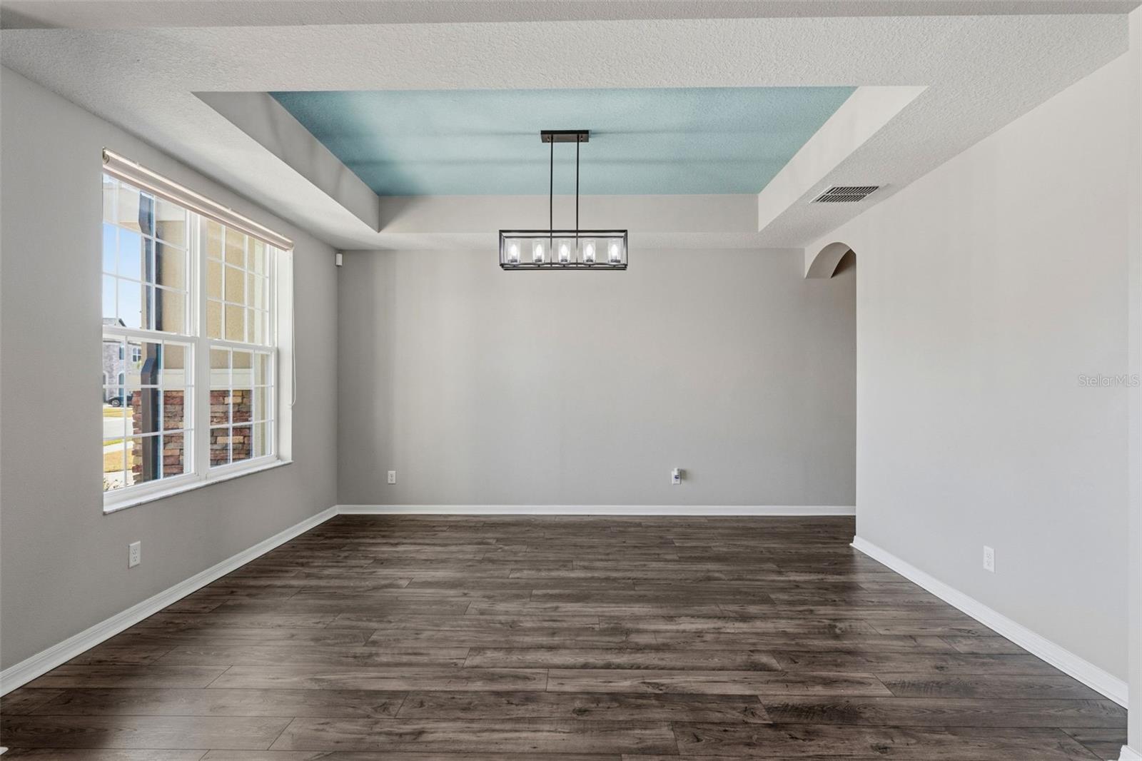 Image 15 of 97 For 19324 Eagle Creek Lane Lane