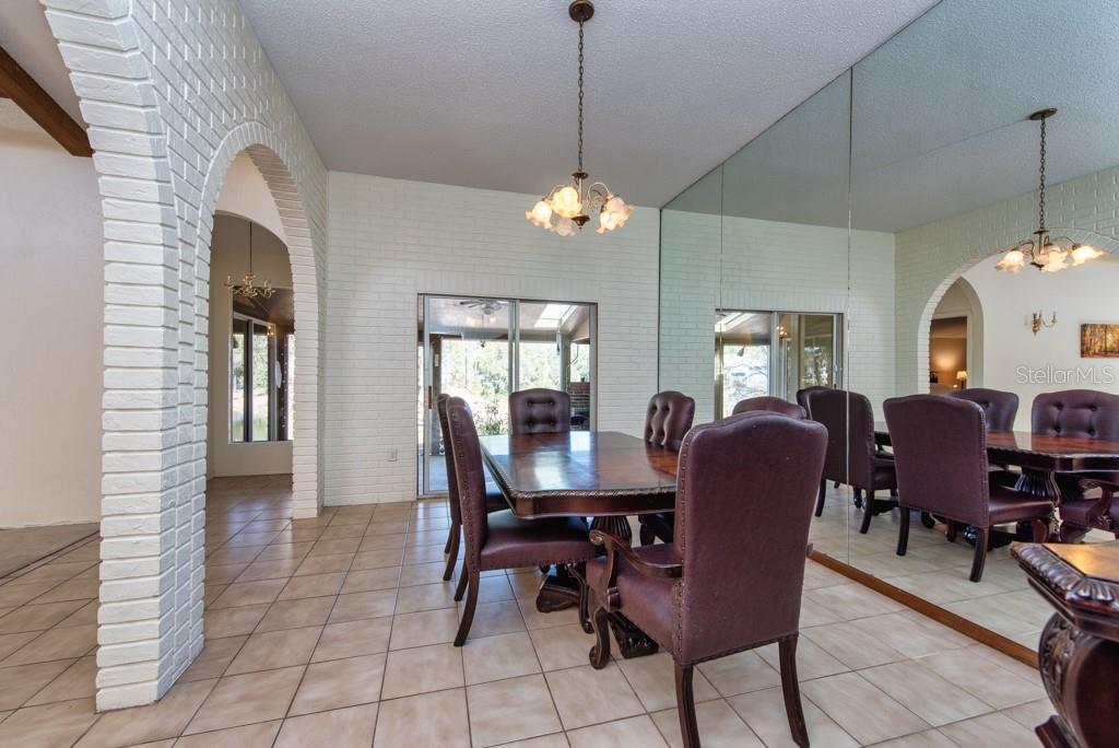 Listing photo id 14 for 16123 Lake Burrell Drive