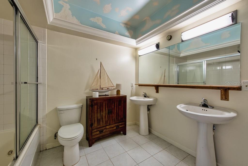 Listing photo id 19 for 16123 Lake Burrell Drive