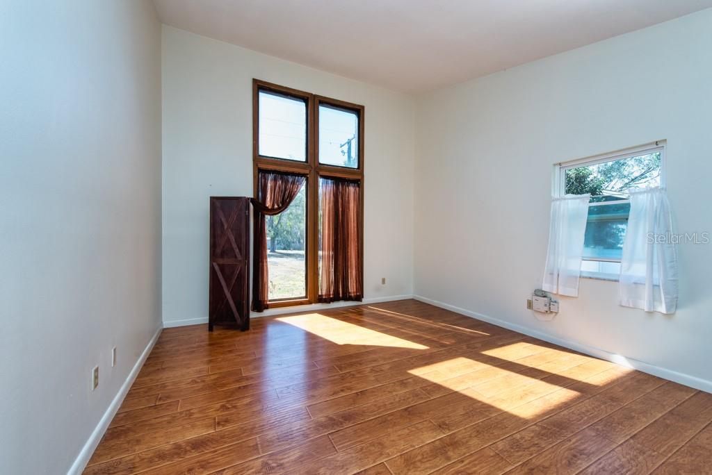 Listing photo id 20 for 16123 Lake Burrell Drive