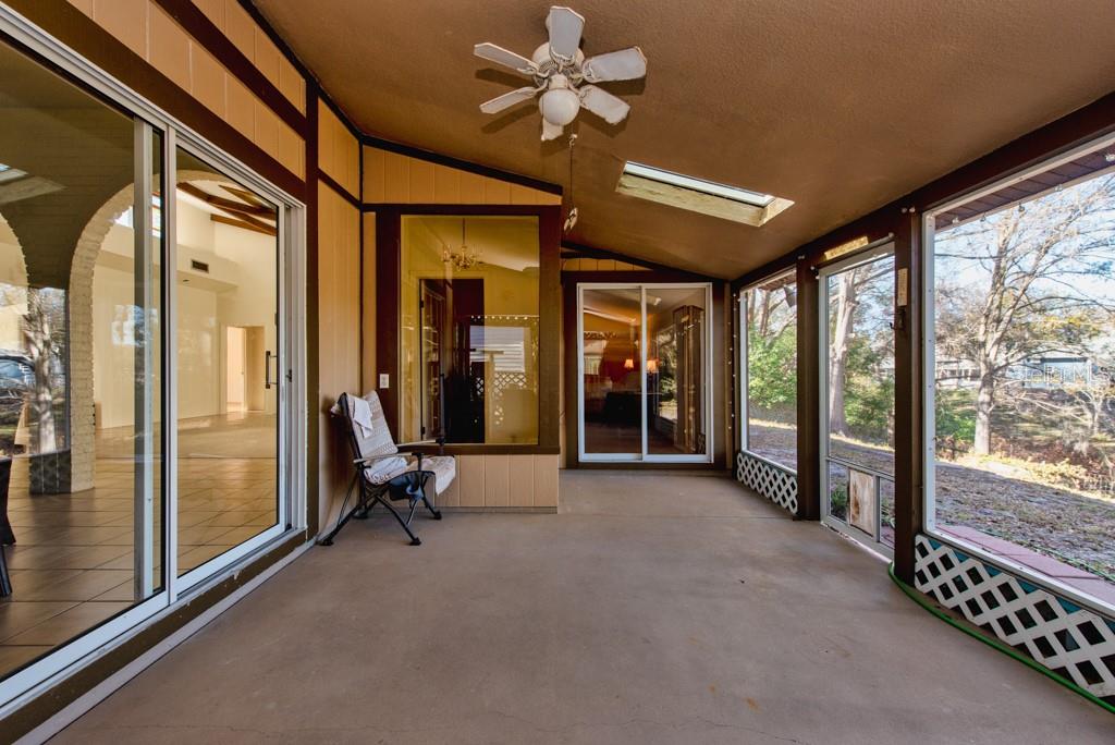 Listing photo id 25 for 16123 Lake Burrell Drive