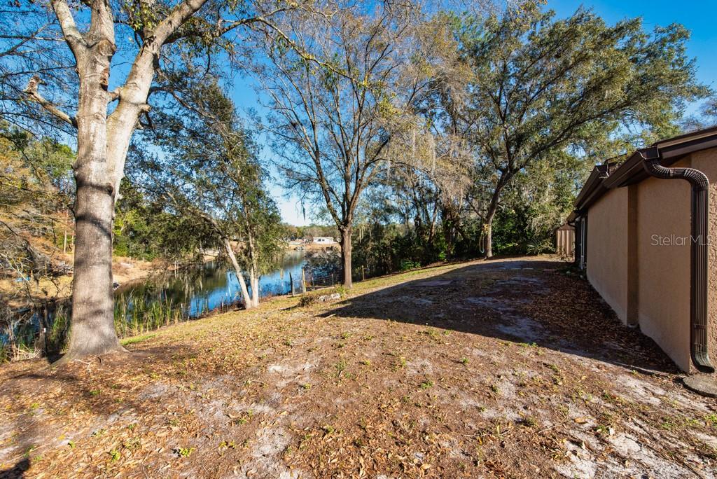 Listing photo id 29 for 16123 Lake Burrell Drive