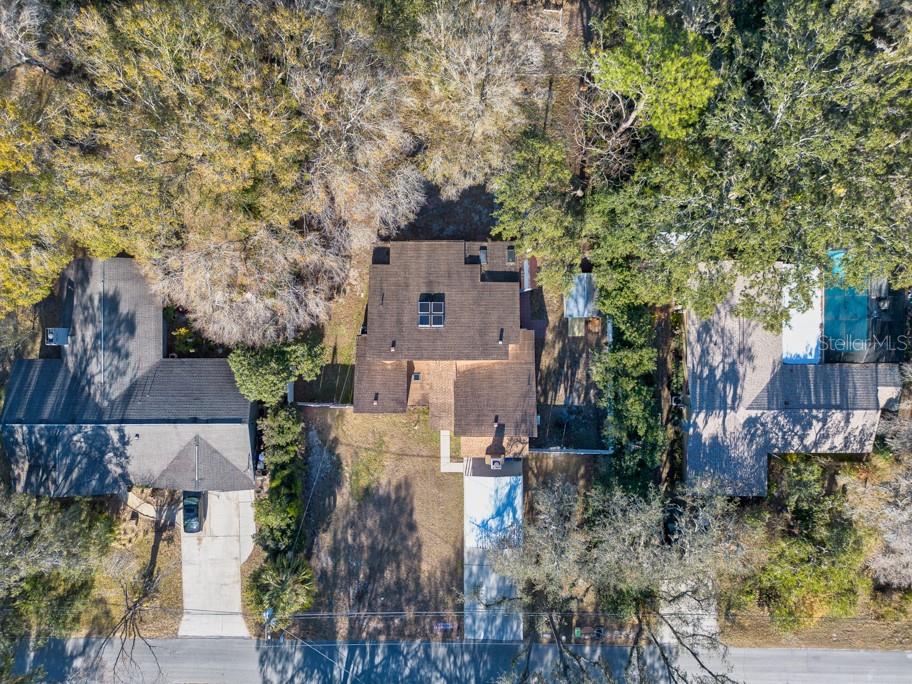 Listing photo id 40 for 16123 Lake Burrell Drive