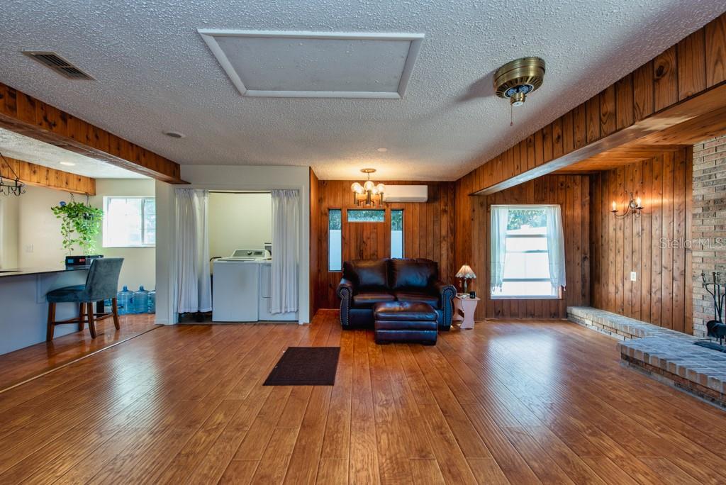 Listing photo id 6 for 16123 Lake Burrell Drive