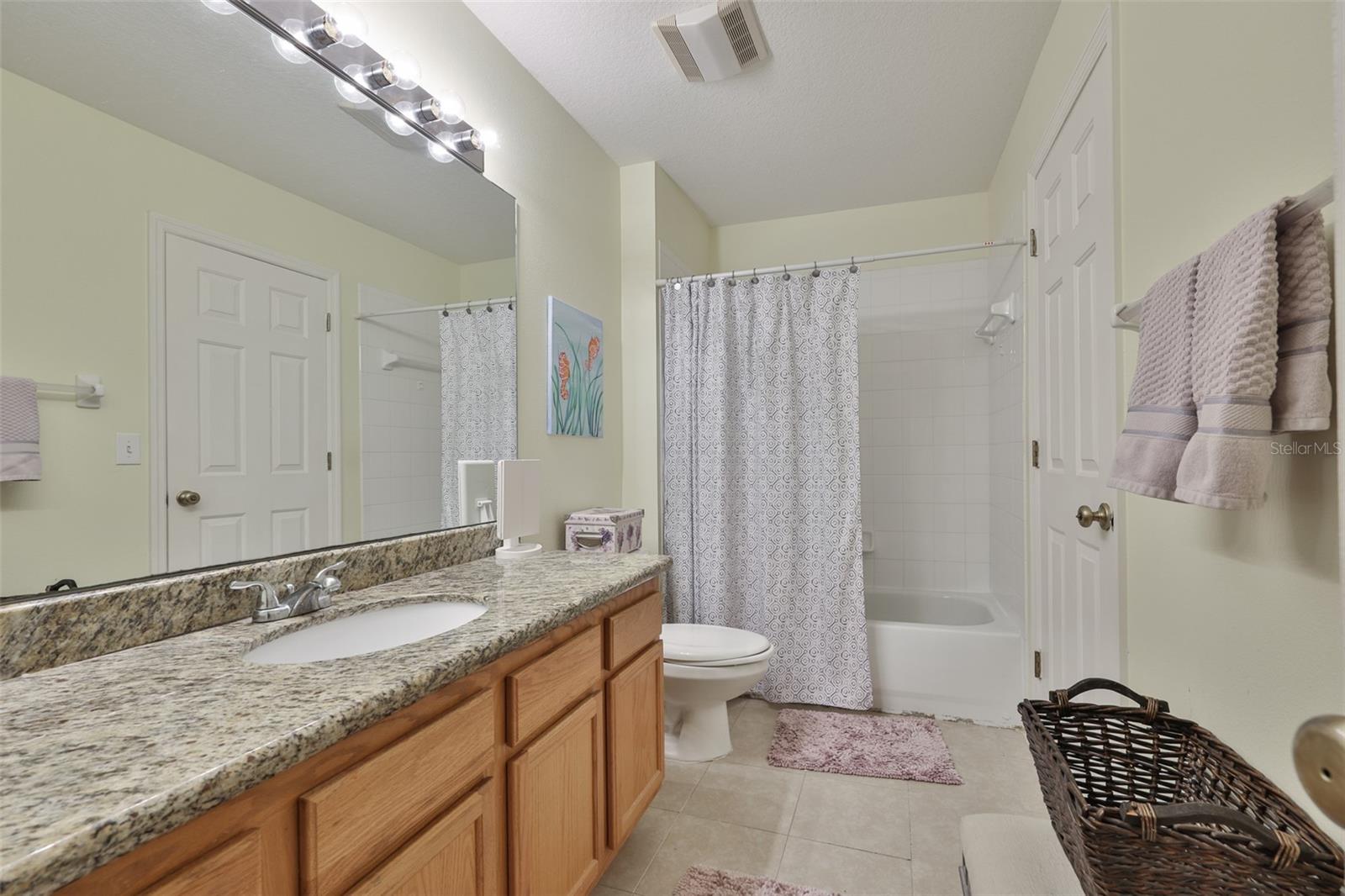 Listing photo id 12 for 12349 Country White Circle