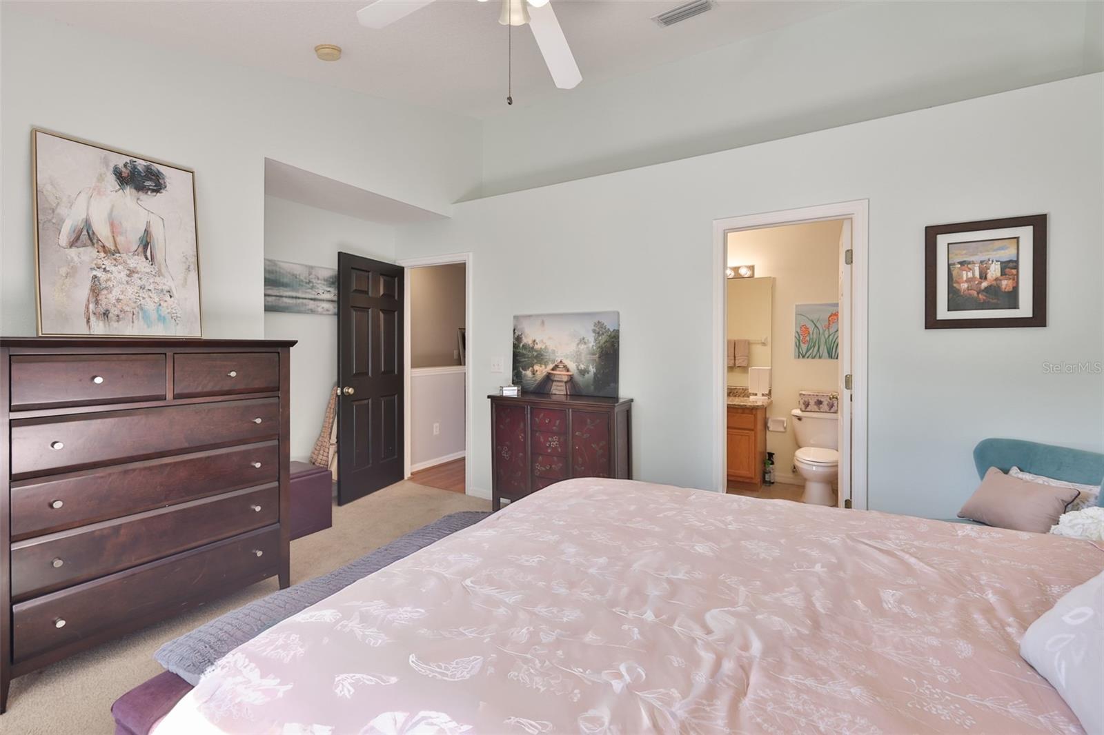 Listing photo id 15 for 12349 Country White Circle