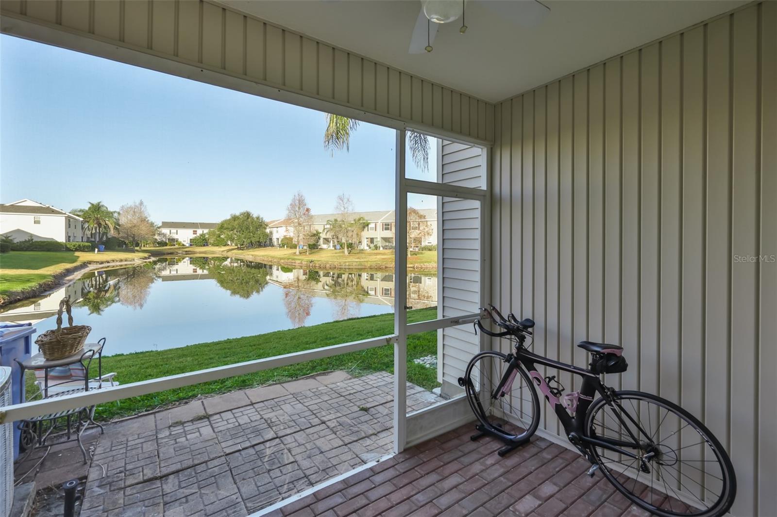 Listing photo id 16 for 12349 Country White Circle