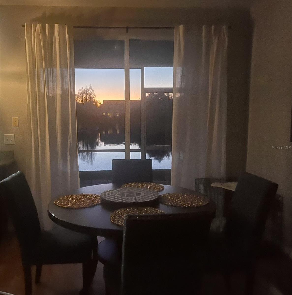 Listing photo id 18 for 12349 Country White Circle