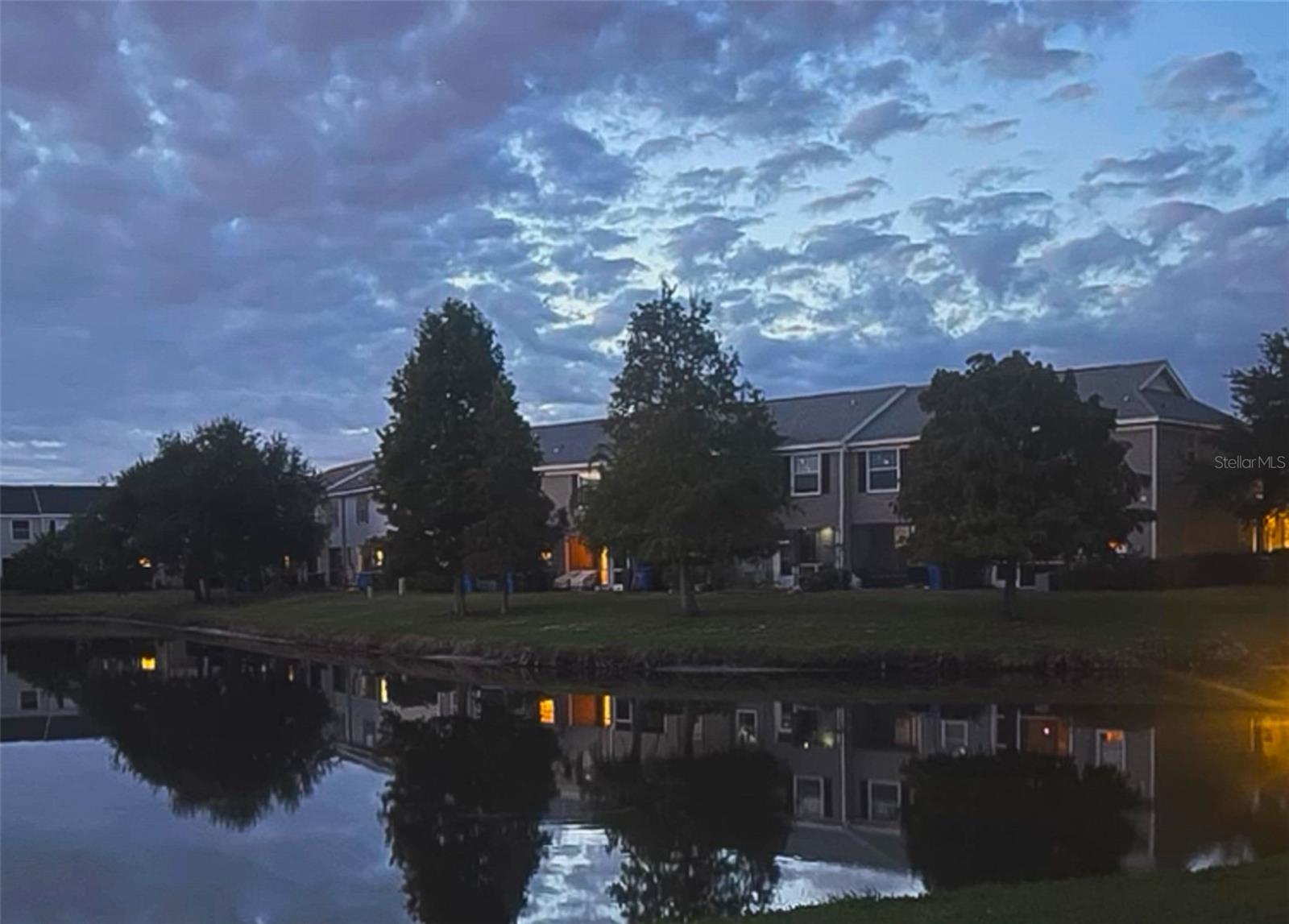 Listing photo id 19 for 12349 Country White Circle