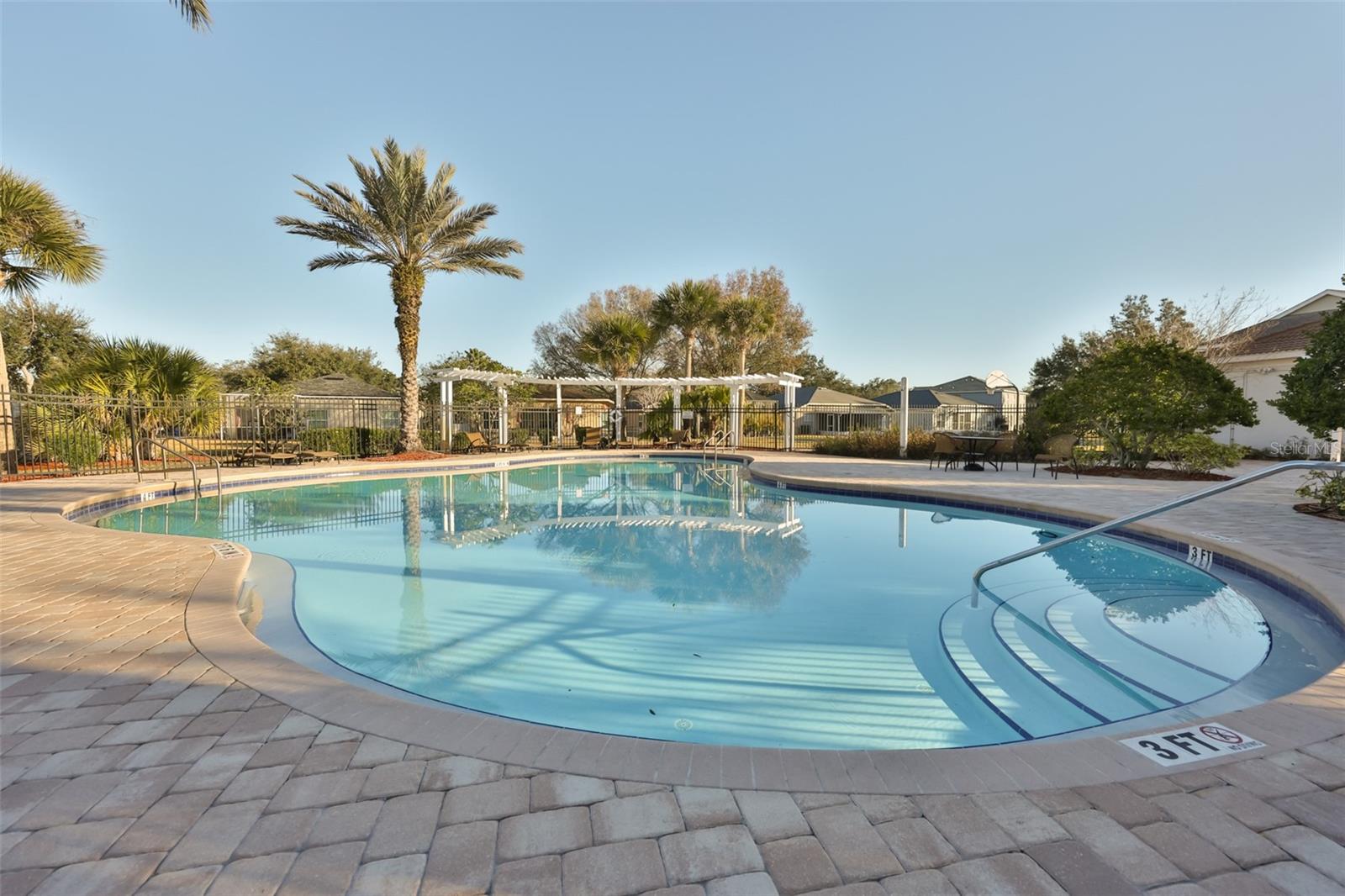 Listing photo id 22 for 12349 Country White Circle