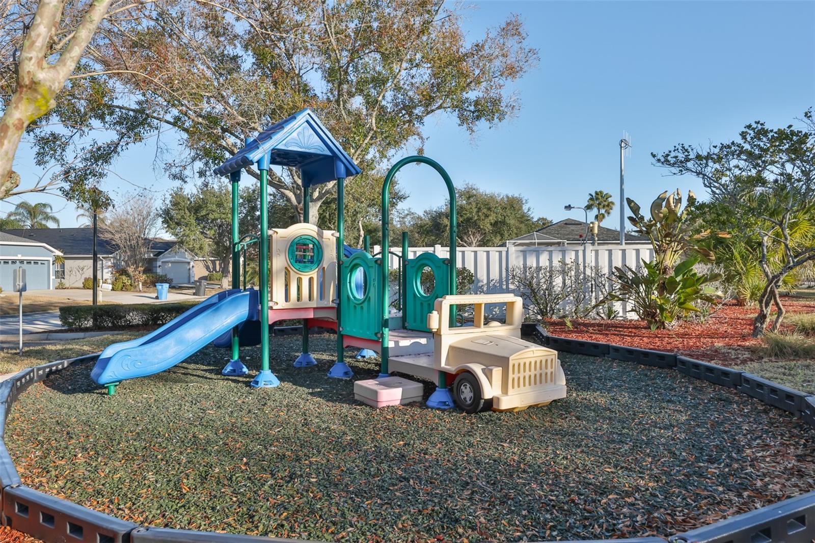 Listing photo id 23 for 12349 Country White Circle